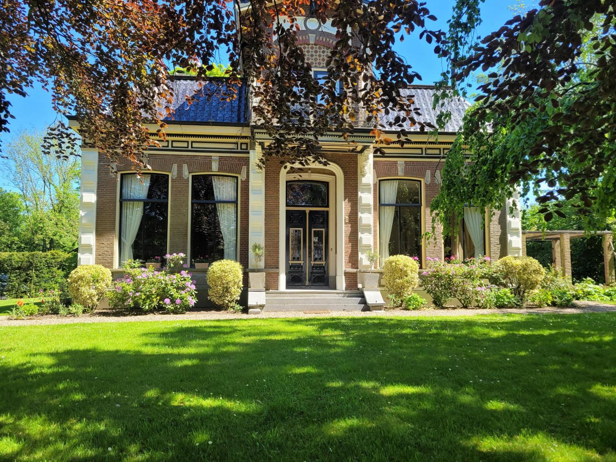Pastorie Waaxens Bed & Breakfast Exterior photo